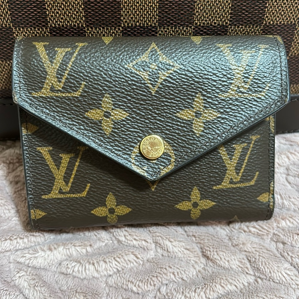 Louis Vuitton Victorine wallet